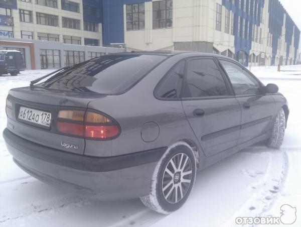 Автомобиль Renault Laguna II - хэтчбэк фото