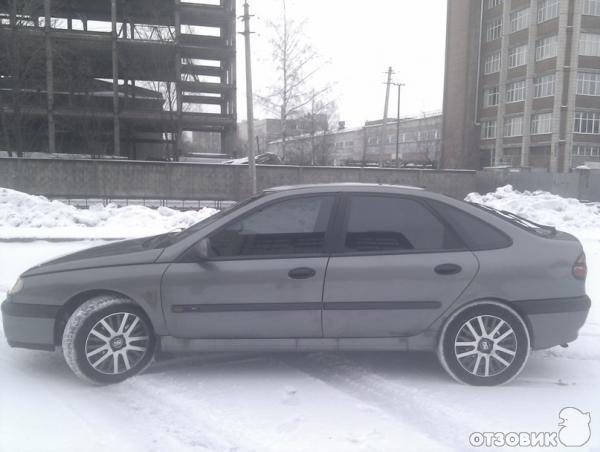 Автомобиль Renault Laguna II - хэтчбэк фото