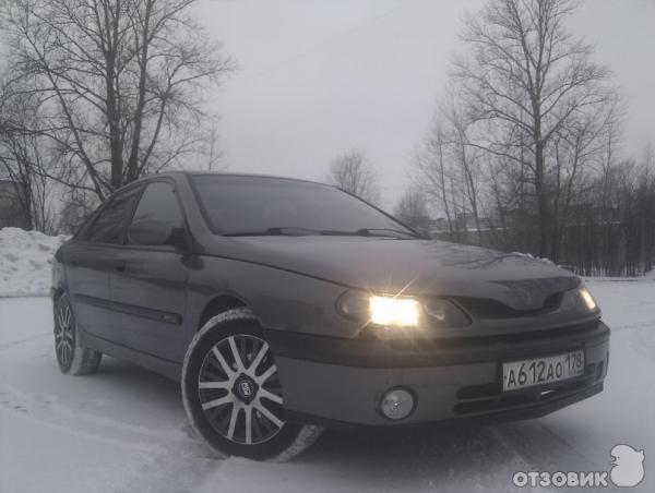 Автомобиль Renault Laguna II - хэтчбэк фото