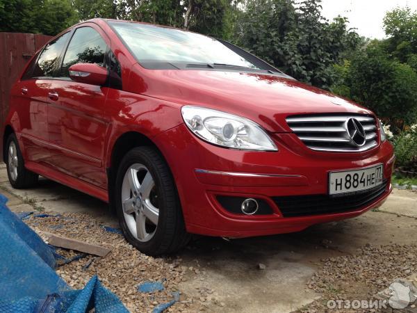 Автомобиль Mercedes B class - хэтчбек фото
