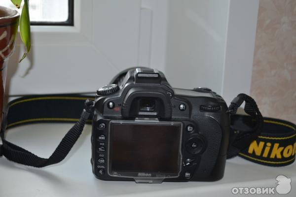 Цифровой зеркальный фотоаппарат Nikon D90 kit 18-105