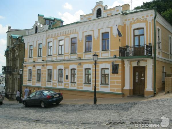Литературно-мемориальный музей М. Булгакова Дом Турбиных (Украина, Киев) фото