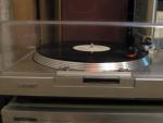 Проигрыватель виниловых пластинок Sony PS-T1 фото