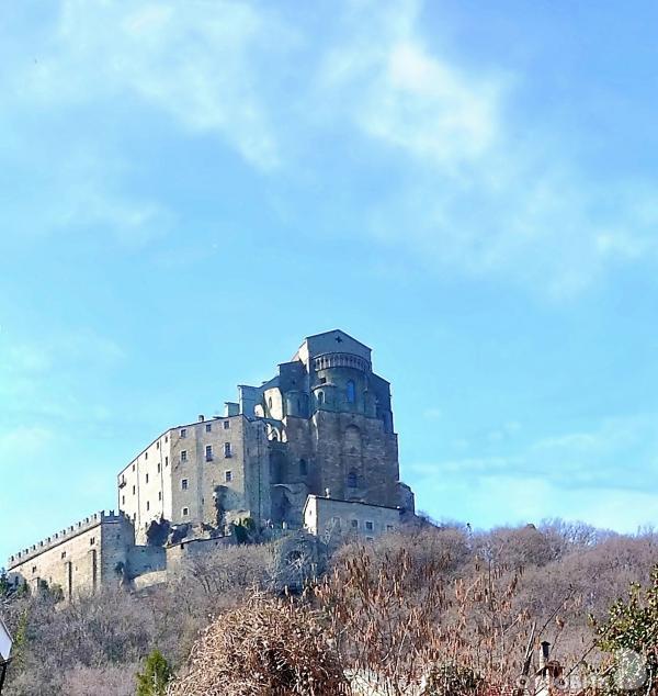 Замок Сакра ди Сан-Микеле (Италия, Турин) фото