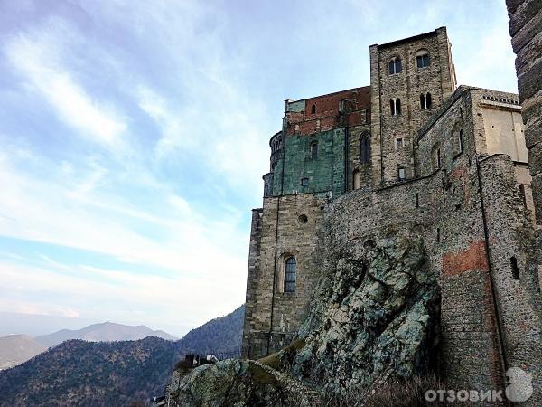 Замок Сакра ди Сан-Микеле (Италия, Турин) фото