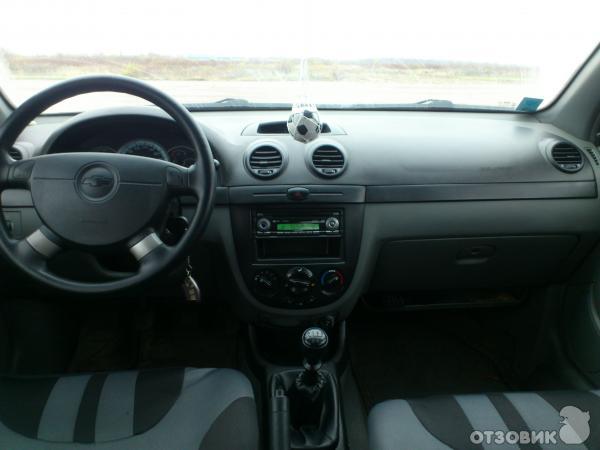 Автомобиль Chevrolet Lacetti хэтчбек фото