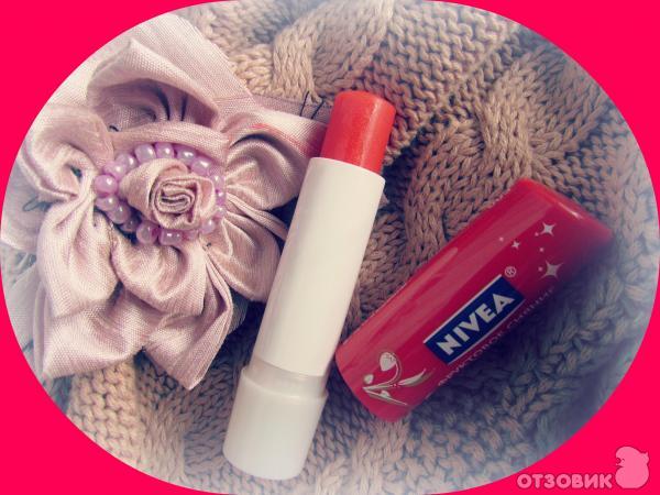 Бальзам для губ Nivea Фруктовое сияние Клубника фото