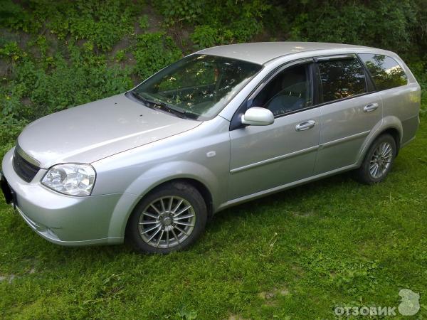 Автомобиль Chevrolet Lacetti универсал фото