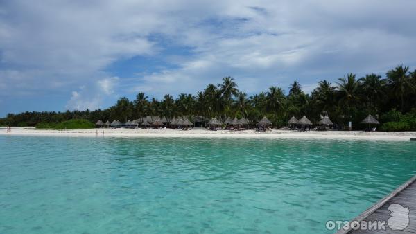 Общественный пляж на Sun Island, Мальдивы