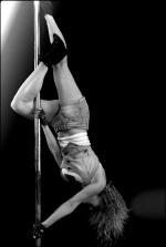 Танец на пилоне Pole Dance фото