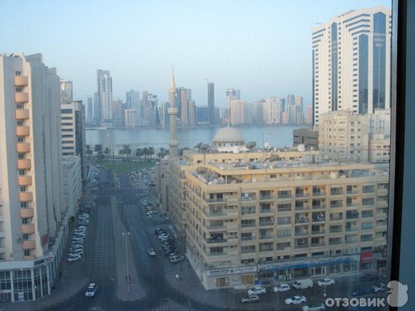 Отель Holiday Inn Sharjah 5* (ОАЭ, Шарджа) фото