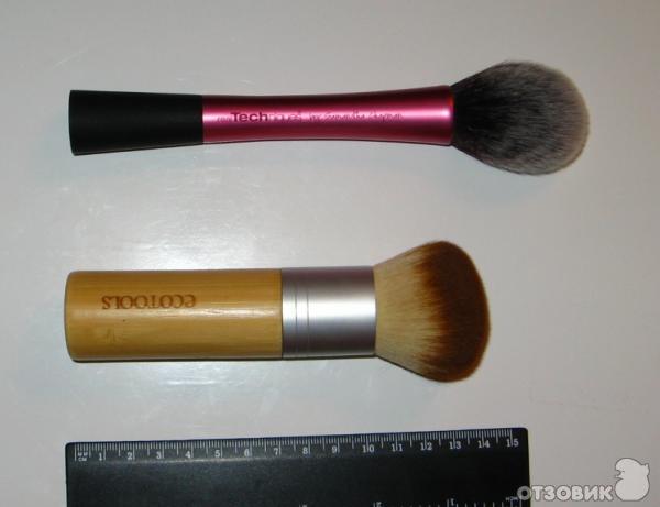 Кисть для румян Blush Brush Real Techniques фото