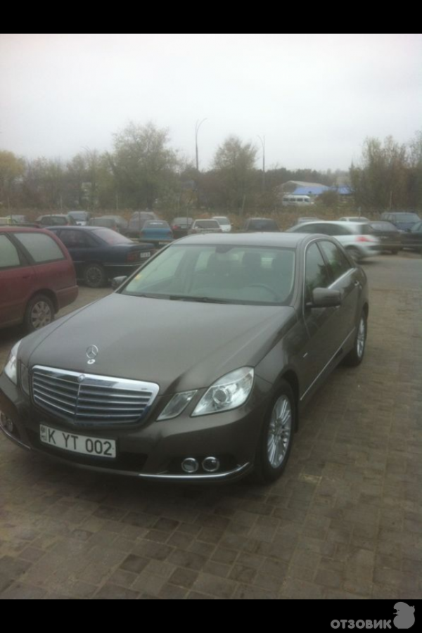 Автомобиль Mercedes-Benz E Class Sedan фото