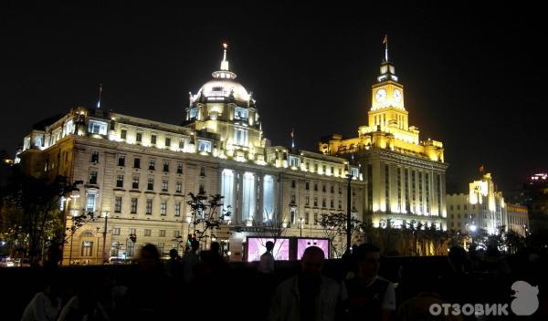 Набережная Вайтань (The Bund) реки Хуанпу (Китай, Шанхай) фото