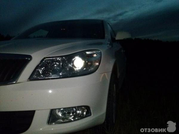 Автомобиль Skoda Octavia хэтчбек фото