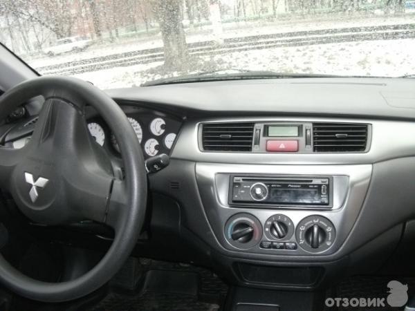 Автомобиль Mitsubishi Lancer IX седан фото