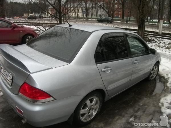 Автомобиль Mitsubishi Lancer IX седан фото