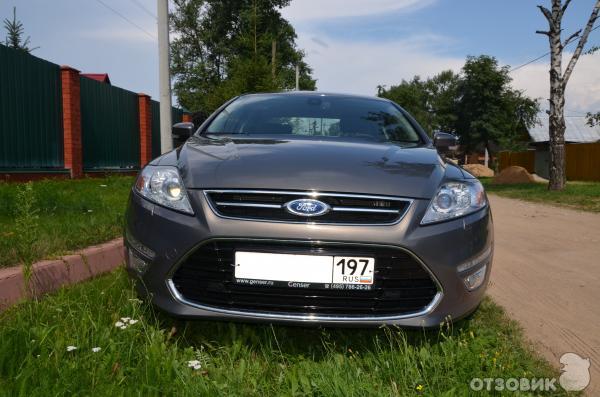 Автомобиль Ford Mondeo Titanium Black седан фото