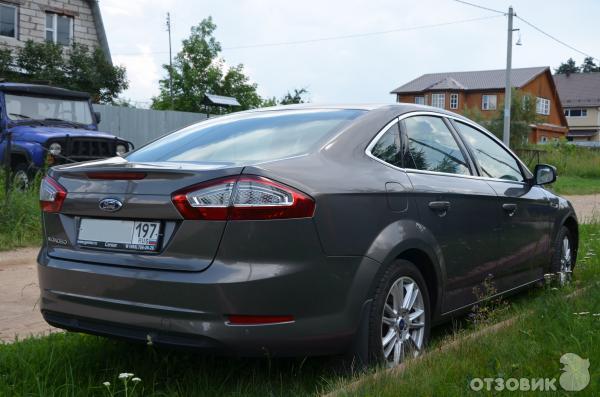 Автомобиль Ford Mondeo Titanium Black седан фото