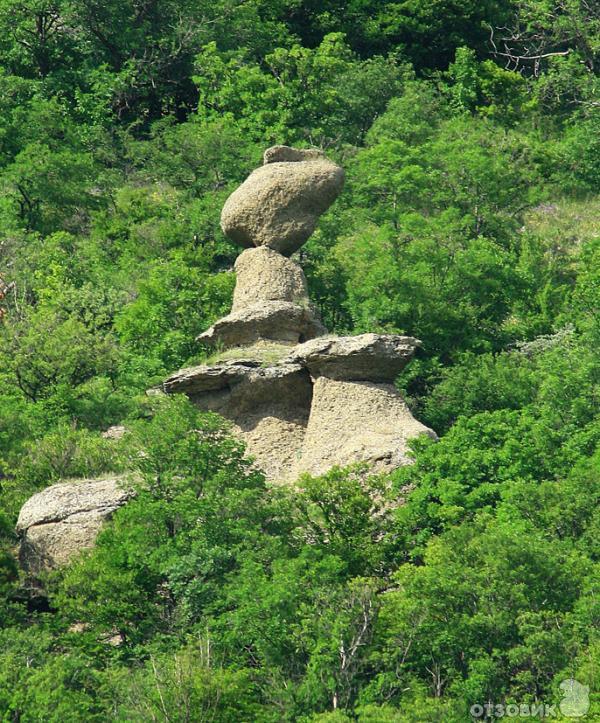 каменный человечек или грибочек