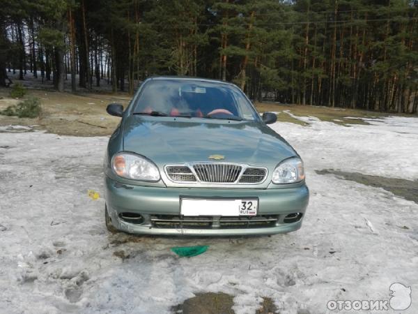 Автомобиль Chevrolet Lanos седан фото