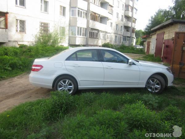 Автомобиль Mercedes-Benz E-class фото