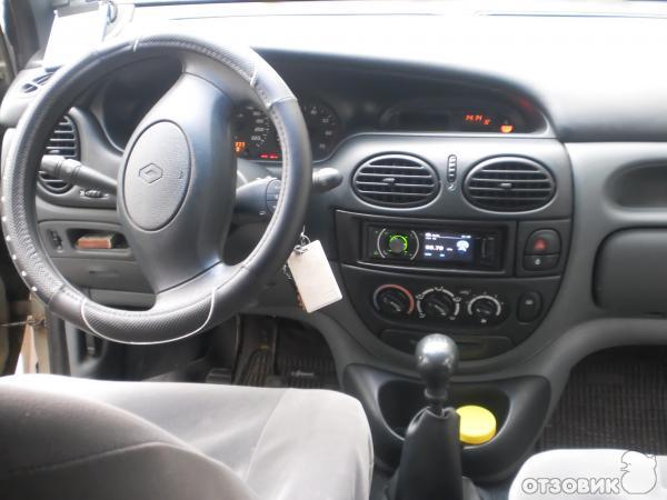 Автомобиль Renault Megane Scenic 1997 бензин 1.6 фото