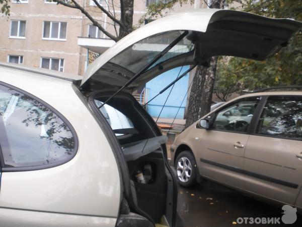 Автомобиль Renault Megane Scenic 1997 бензин 1.6 фото