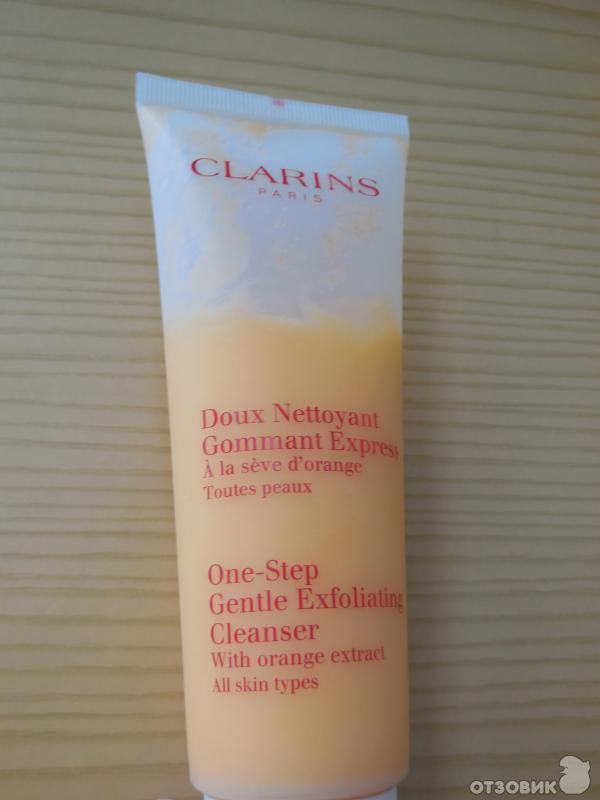 Очищающий крем Clarins с отшелушивающим эффектом Doux Nettoyant Gommant Express с экстрактом апельсина фото