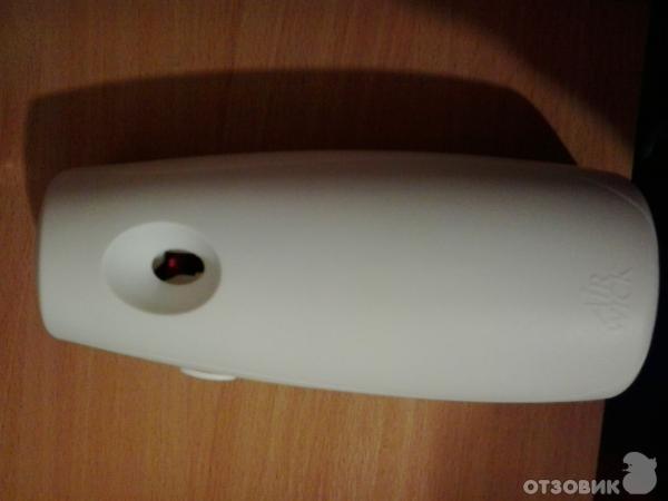 Автоматический освежитель воздуха AirWick FreshMatic фото