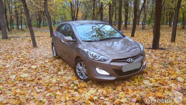 Автомобиль Hyundai i30 5-дверный хетчбэк фото