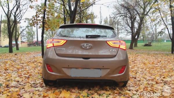 Автомобиль Hyundai i30 5-дверный хетчбэк фото