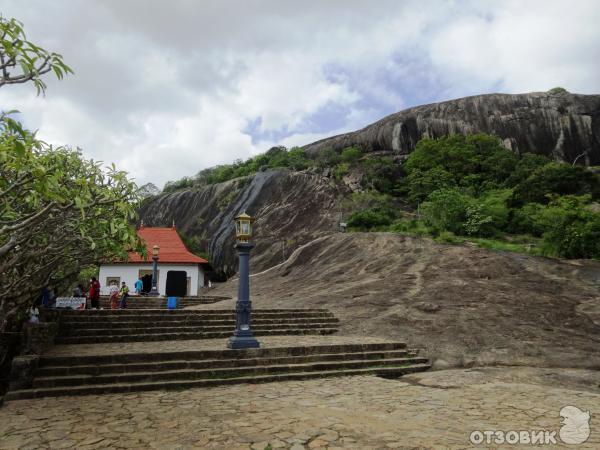 Экскурсия в храм Золотого Будды (Шри-Ланка, Дамбулла) фото