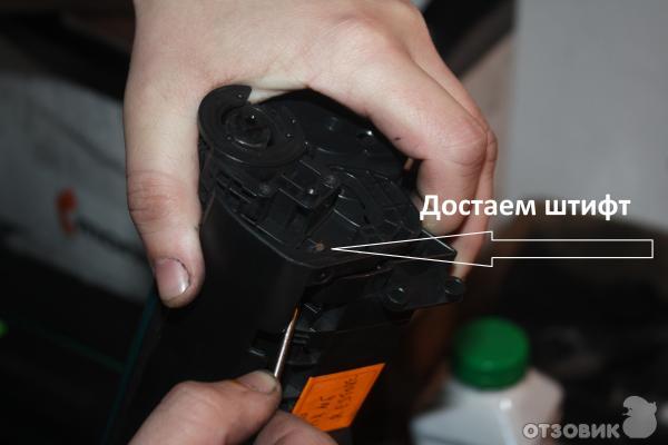 Направляющие на маховике ваз. Как достать шплинт. Как вытащить штифт. Как достать штифты. Высверлить штифты.